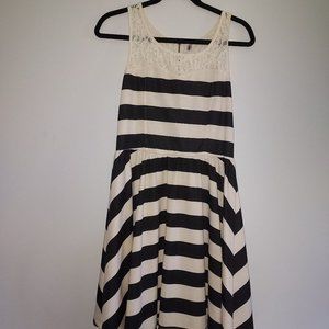 Xhilaration Black and White Dress